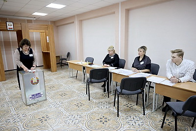 Международные наблюдатели посетили участки для голосования в Орше
