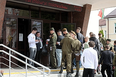 Централизованные испытания начались одновременно по всей стране