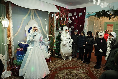 В Глуске открылась усадьба Деда Мороза