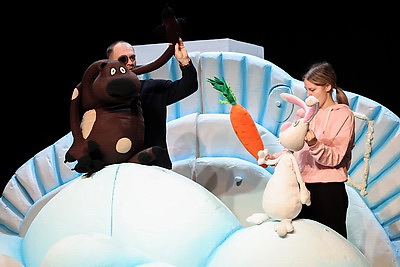 \"Здесь верят в чудо\": как театры Могилева создают новогоднюю сказку