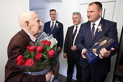 С тульской гармошкой в танке до Германии. Ветеран ВОВ рассказал, как музыка помогала на войне