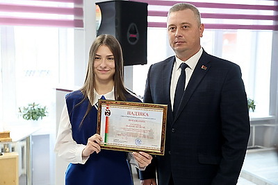 В Шарковщинской СШ с участием Сергеенко наградили лучших учащихся