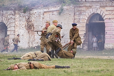 Боль и гордость. Реконструкторы воссоздали ключевые эпизоды обороны Брестской крепости