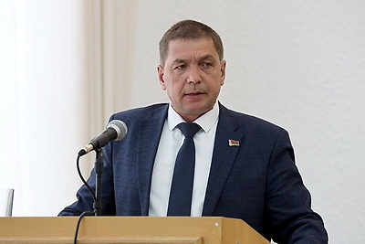 Перспективы и точки роста. Сергеенко принял участие в заседании Чашникского райисполкома