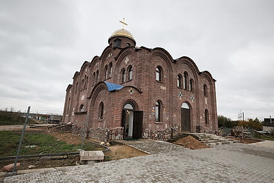 Делегация Нижегородской области передала в храм Гродно иконы и престол