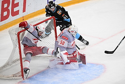 Хоккеисты минского \"Динамо\" отправили шесть безответных шайб в ворота \"Спартака\"