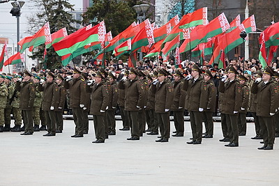 Белорусские военнослужащие принесли клятву на верность народу и Президенту