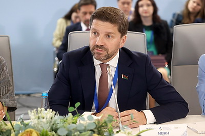 ЕЭФ: мероприятия деловой программы проходят на полях форума