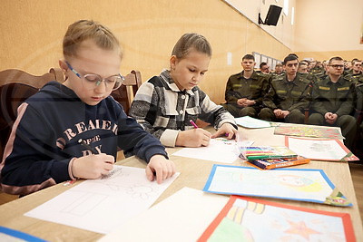 Детские пожелания военным. В Минске стартовала республиканская акция \"Мое письмо солдату\"