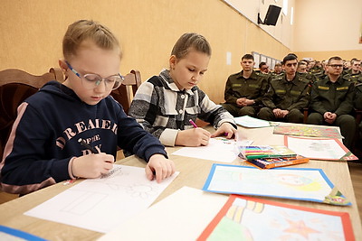 Детские пожелания военным. В Минске стартовала республиканская акция \"Мое письмо солдату\"
