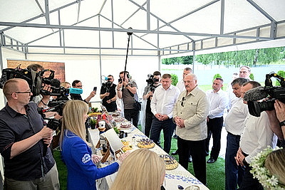 Лукашенко ознакомился с развитием в Беларуси козоводства