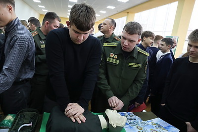 Все больше внимания технологиям. О новых направлениях в подготовке военных рассказали могилевским школьникам