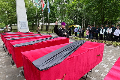 Останки расстрелянных в годы ВОВ 195 мирных жителей перезахоронили в Полоцке