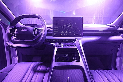 Новый автоцентр Geely и BELGEE открылся в Минске