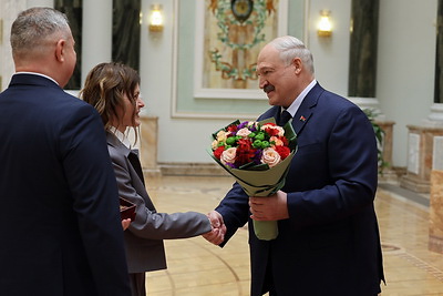 Лукашенко вручил первые Государственные знаки качества в истории суверенной Беларуси