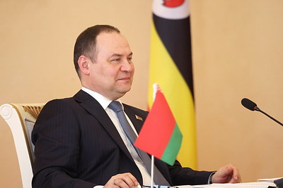 Премьер-министр Беларуси провел переговоры с президентом Уганды
