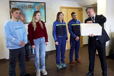 Белорусские биатлонисты получили подарки от Лукашенко за победы на Кубке сильнейших в \"Раубичах\"