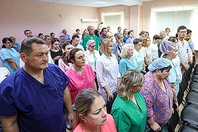 Митрополит Вениамин пообщался с пациентами РНПЦ детской хирургии