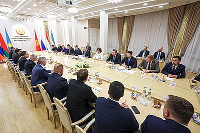 Кочанова встретилась с молодежными парламентскими делегациями стран СНГ