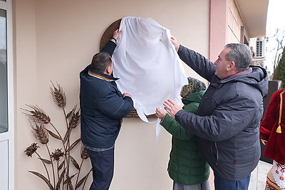 Мемориальную доску Герою Беларуси Василию Ревяко открыли в агрогородке Вертелишки
