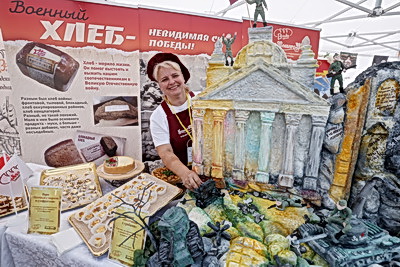 Ароматно, вкусно и гостеприимно. Каравай-фест \"Бацькава булка\" в четвертый раз собрал гостей
