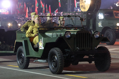 Военный парад по случаю 80-летия Победы прошел у стелы \"Минск - город-герой\"
