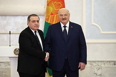 Лукашенко принял верительные грамоты послов девяти стран