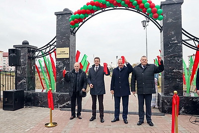 Обновленный сквер Энергетиков открыли в Хойниках