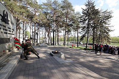 Члены Совета Республики возложили цветы в мемориальном комплексе \"Масюковщина\"