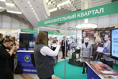 Встречи с авторами и новинки. День России проходит на ММКВЯ