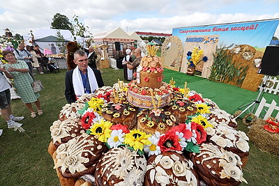 Подворья, выставки, концерты. Волковыск принимает областные \"Дажынкi\"
