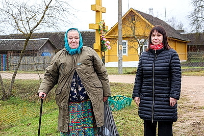 \"Продуктов вдоволь, заказы - в тетрадке\". Как автолавка делает жизнь на селе более комфортной