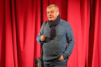 Премьеру спектакля \"12 стульев\" представил Драматический театр имени М.Горького