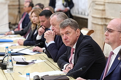Лукашенко собрал совещание с руководителями дипломатических представительств Беларуси