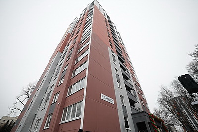 Спасатели и ветераны МЧС получили ключи от новых квартир в Минске