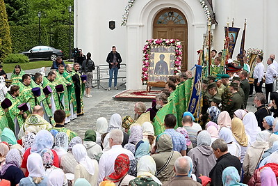 День памяти Преподобной Евфросинии Полоцкой. Тысячи верующих объединил Крестный ход