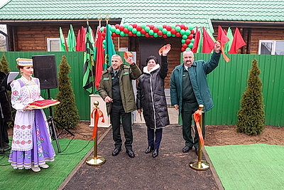 \"Новый год встретим в новом доме\". Молодые специалисты Буда-Кошелевского лесхоза получили арендное жилье