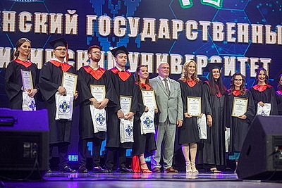 В шаге от начала профессиональной деятельности. Более 580 выпускников ГрГМУ получили дипломы
