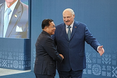 Лукашенко вместе с другими лидерами принял участие в ЕЭФ