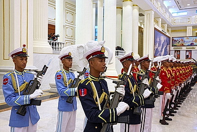 Лукашенко встретился с Мин Аун Хлайном в Президентском дворце в Нейпьидо