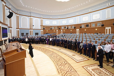 Сотрудники БЖД посетили с экскурсией Дворец Независимости