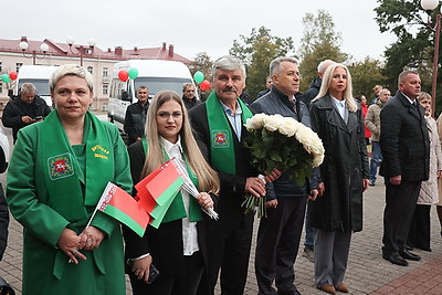 Ключи от микроавтобусов передали в соцучреждения страны