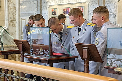 Дворец Независимости посетили сотрудники Следственного комитета