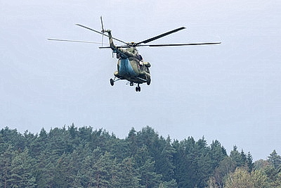 На учении \"Запад-2025\" военные самолеты посадили на автомобильную дорогу