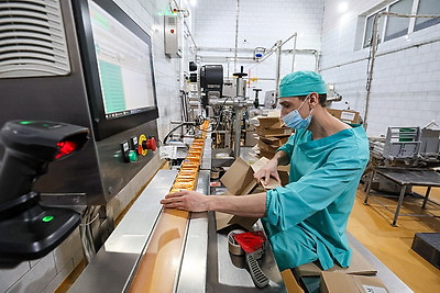 Сергеенко ознакомился с деятельностью Поставского молочного завода