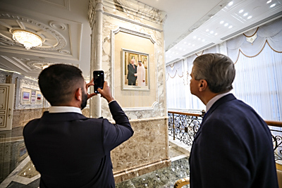 Главы делегаций ЕАГ посетили Дворец Независимости