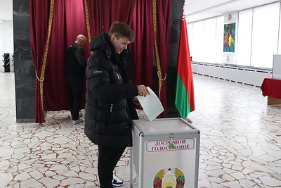 Белорусские хоккеисты проголосовали на выборах Президента