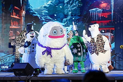 Новогодняя атмосфера и сказочные герои в ярких спектаклях: праздничные локации Минска