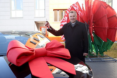 Ключи от 50 автомобилей передали учреждениям здравоохранения Брестской области