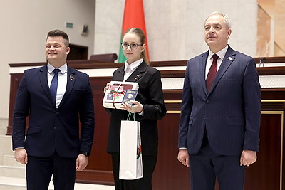 Сергеенко - молодежи: быть гражданином - это не только масса прав, но и масса обязанностей